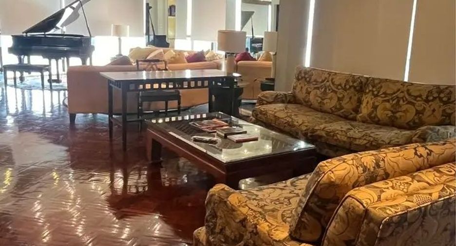 Wohnung zur Miete mit 1 Zimmer in Bang Rak, Bangkok