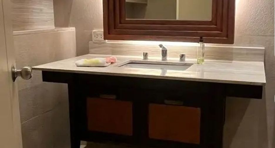 Wohnung zur Miete mit 1 Zimmer in Bang Rak, Bangkok