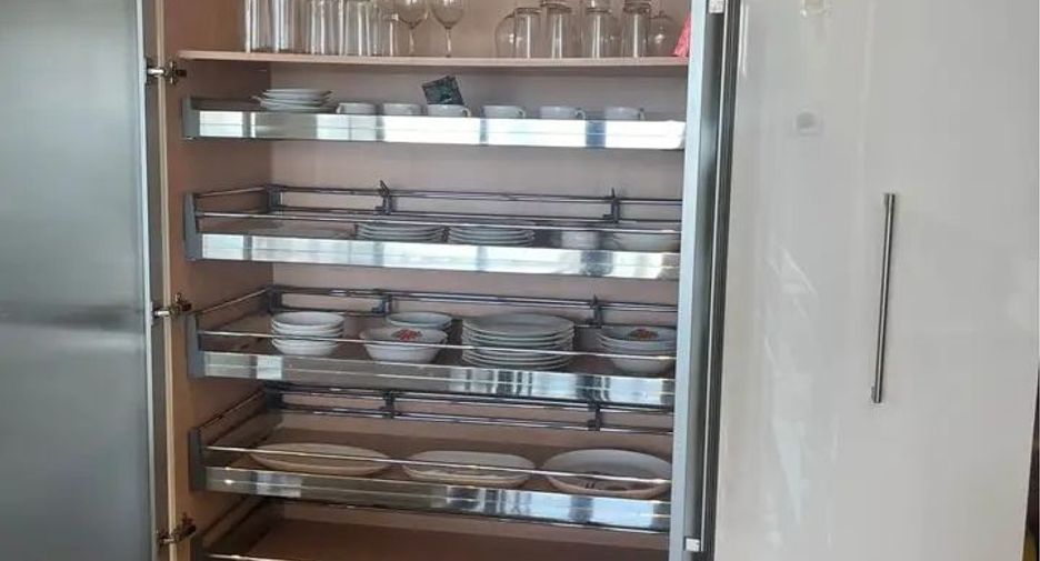 Wohnung zur Miete mit 1 Zimmer in Bang Rak, Bangkok