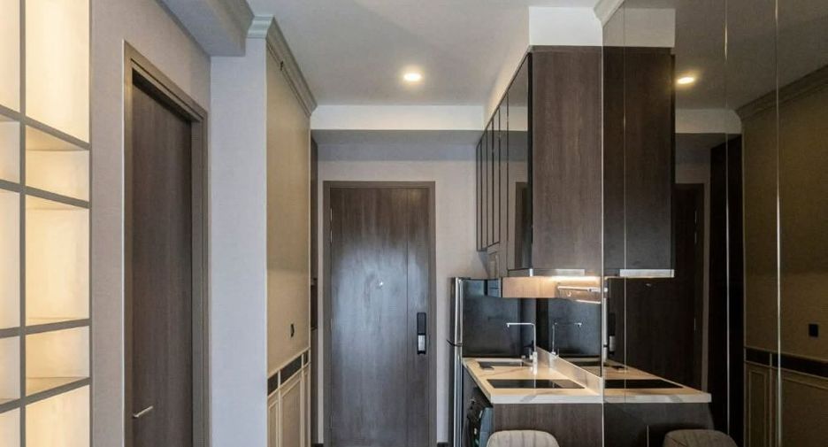 Wohnung zur Miete mit 1 Zimmer in Bang Rak, Bangkok