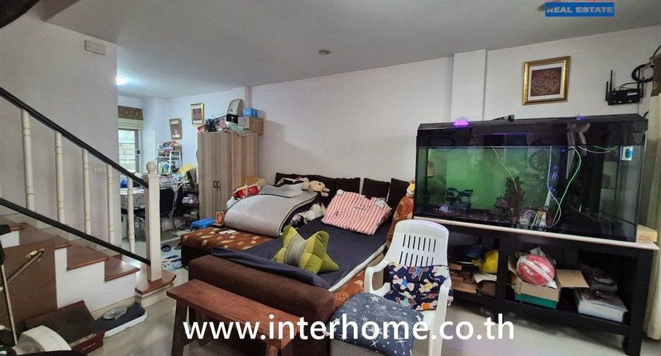 Casa adosada en venta de 3 habitaciones en Phasi Charoen, Bangkok