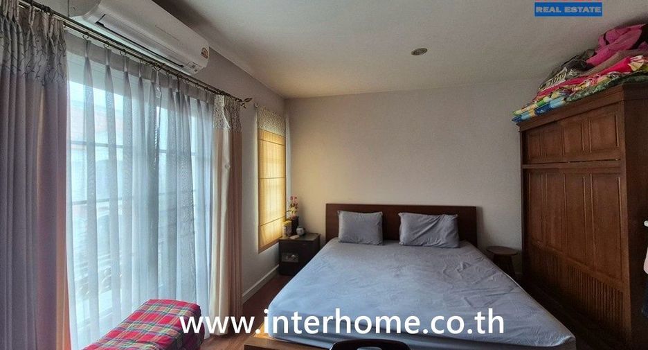 Casa adosada en venta de 3 habitaciones en Phasi Charoen, Bangkok