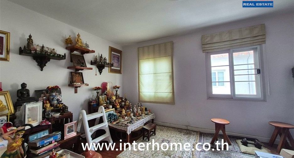 Casa adosada en venta de 3 habitaciones en Phasi Charoen, Bangkok