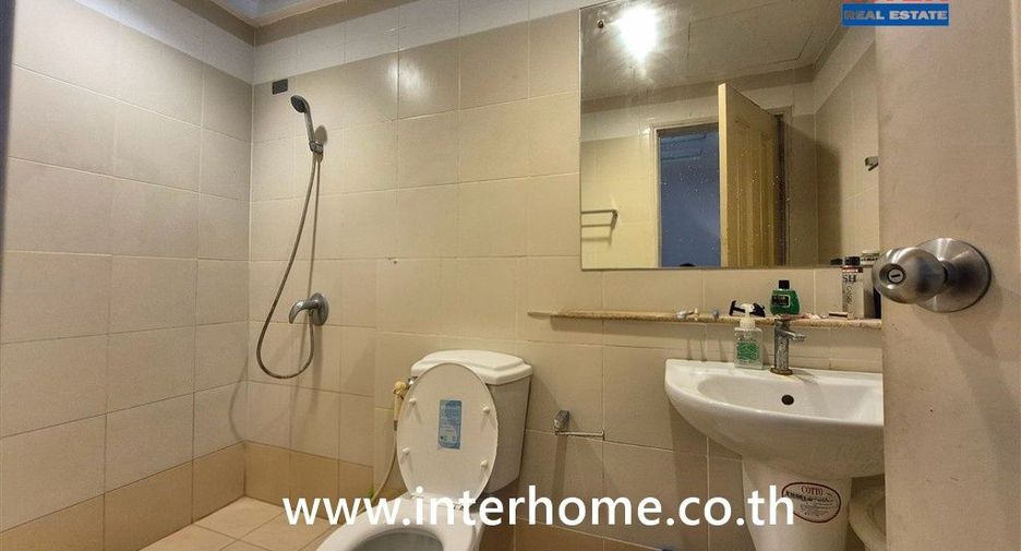 Casa adosada en venta de 3 habitaciones en Phasi Charoen, Bangkok