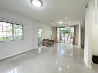 For rent 3 ベッドルーム condo in Bang Phli, Samut Prakan