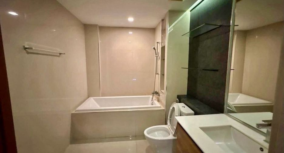 出售 1 卧室 公寓 在 Si Racha, Chon Buri