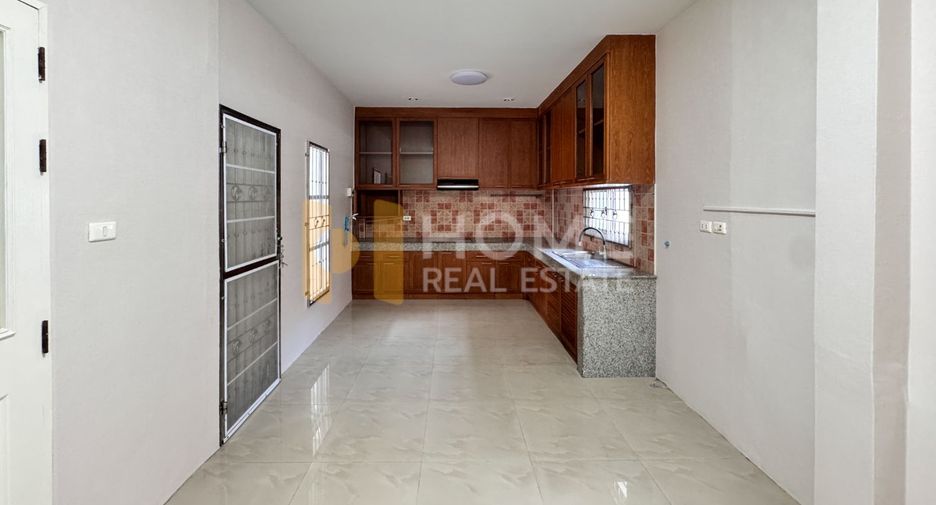 For sale 3 ベッドルーム house in Mueang Chon Buri, Chonburi