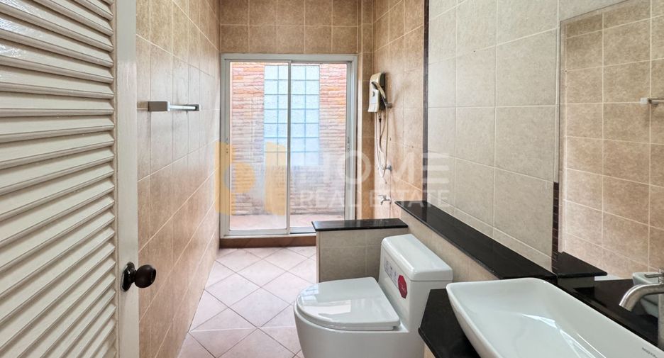 For sale 3 ベッドルーム house in Mueang Chon Buri, Chonburi