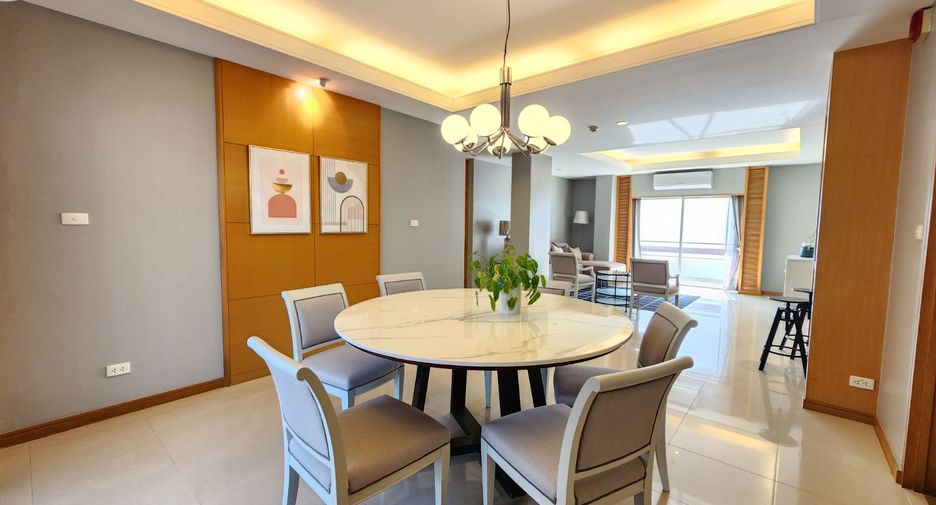 For rent 3 bedrooms apartment in Bang Rak, Bangkok
