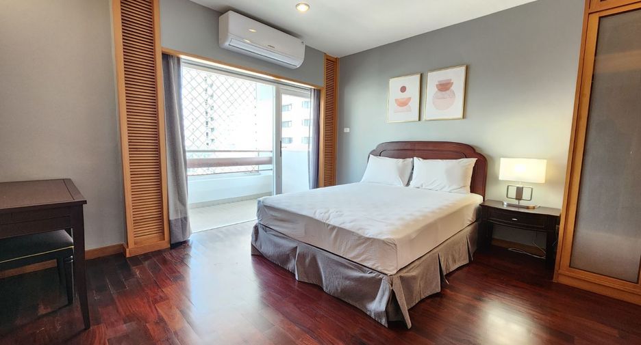 For rent 3 bedrooms apartment in Bang Rak, Bangkok