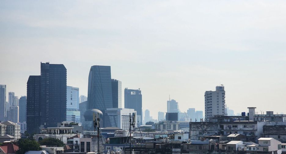 For rent 3 bedrooms apartment in Bang Rak, Bangkok