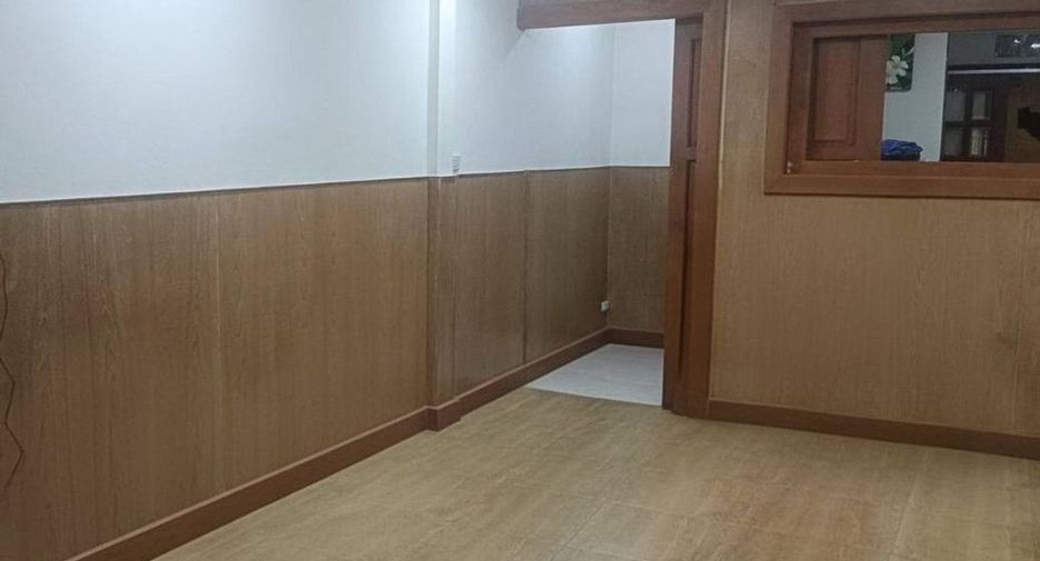 À vendre 2 chambres maison à Bang Kapi, Bangkok