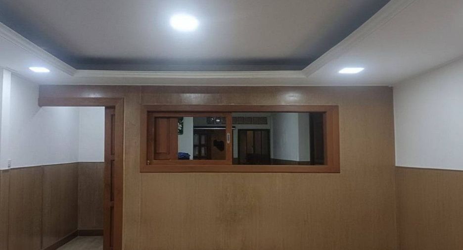 À vendre 2 chambres maison à Bang Kapi, Bangkok