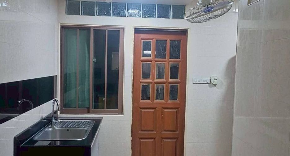 À vendre 2 chambres maison à Bang Kapi, Bangkok