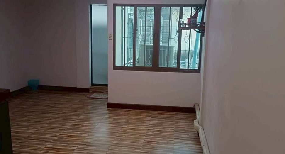 À vendre 2 chambres maison à Bang Kapi, Bangkok