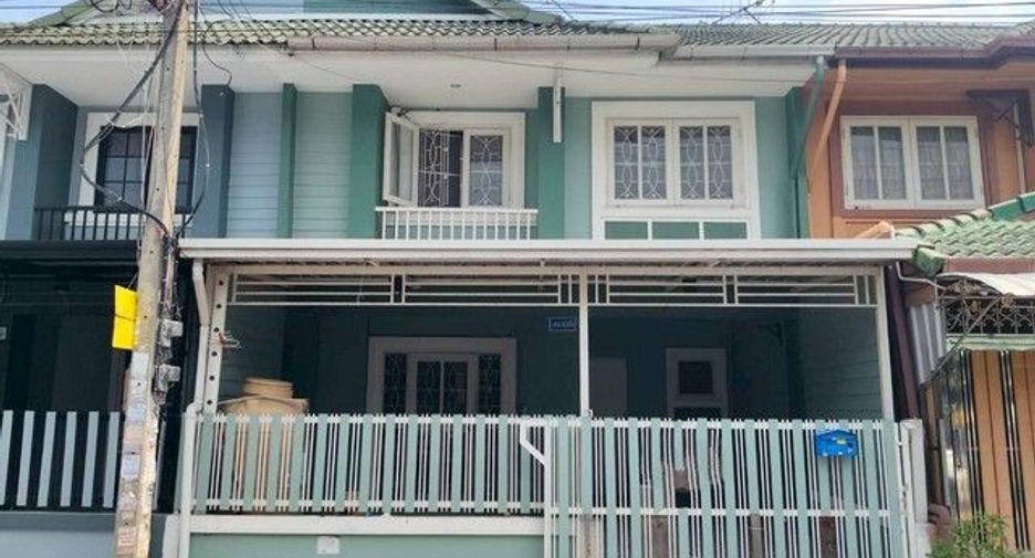 À vendre 3 chambres maison de ville à Bang Phli, Samut Prakan
