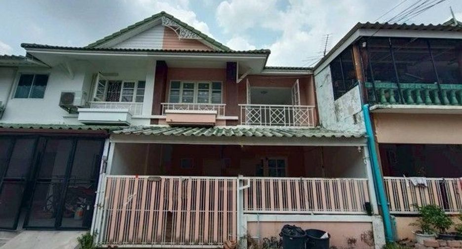 Casa adosada en venta de 3 habitaciones en Khlong Luang, Pathum Thani