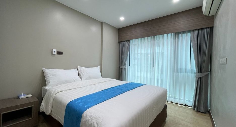 For sale 3 bedrooms condo in Watthana, Bangkok