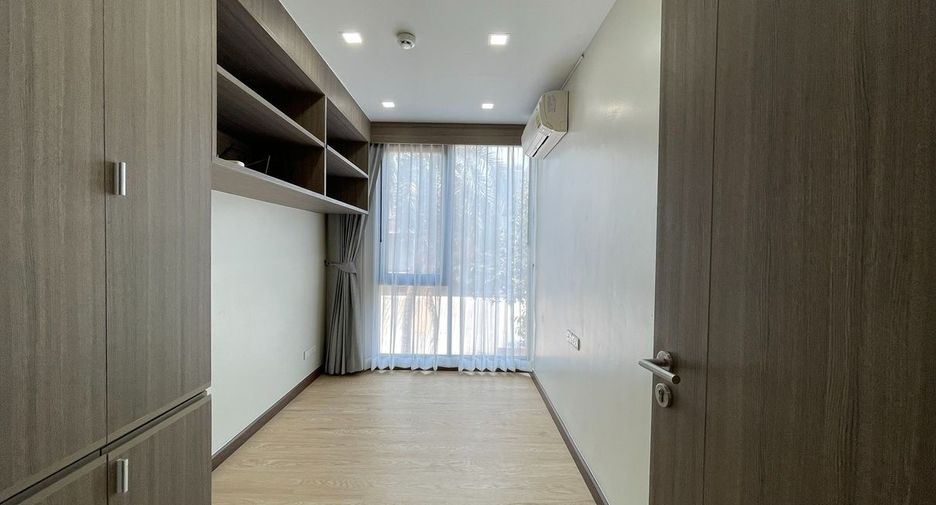 For sale 3 bedrooms condo in Watthana, Bangkok
