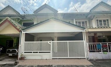 À vendre 3 chambres maison de ville à Bang Phli, Samut Prakan