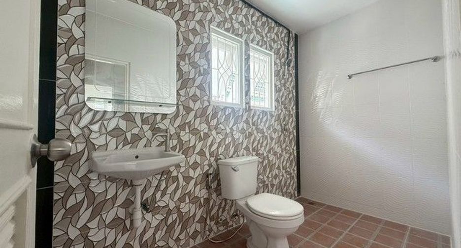 À vendre 3 chambres maison de ville à Bang Phli, Samut Prakan