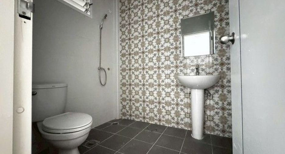 For sale 2 ベッドルーム townhouse in Thalang, Phuket
