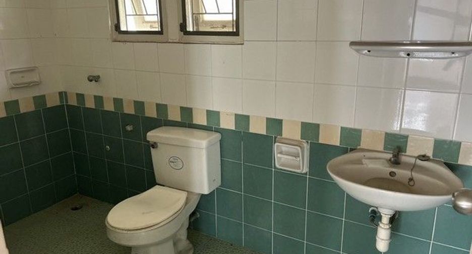 For sale 3 bedrooms townhouse in Mueang Samut Prakan, Samut Prakan