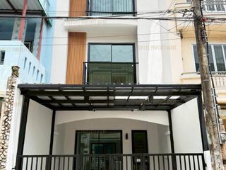 For sale 4 bedrooms townhouse in Pak Kret, Nonthaburi