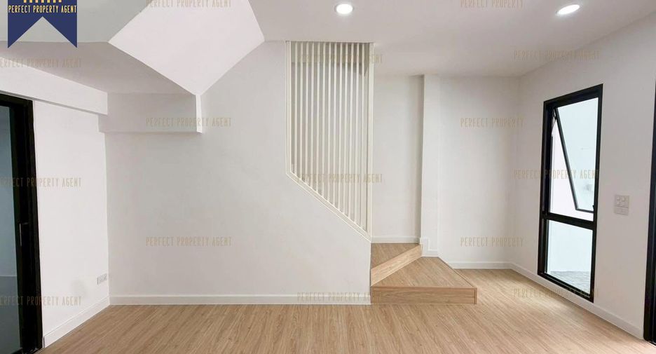 For sale 4 bedrooms townhouse in Pak Kret, Nonthaburi