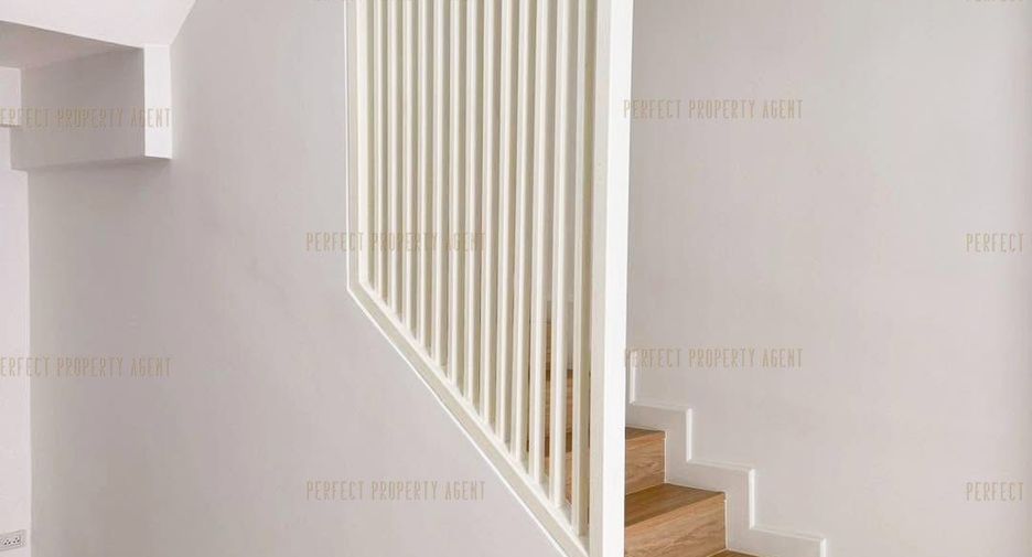For sale 4 bedrooms townhouse in Pak Kret, Nonthaburi