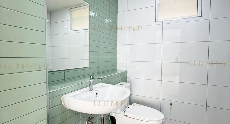 For sale 4 bedrooms townhouse in Pak Kret, Nonthaburi