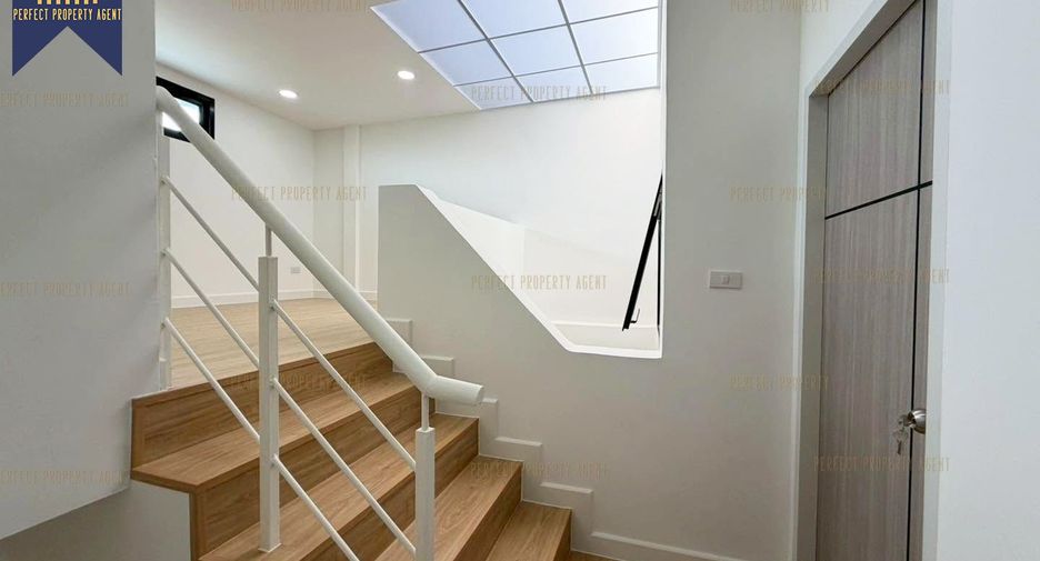 For sale 4 bedrooms townhouse in Pak Kret, Nonthaburi