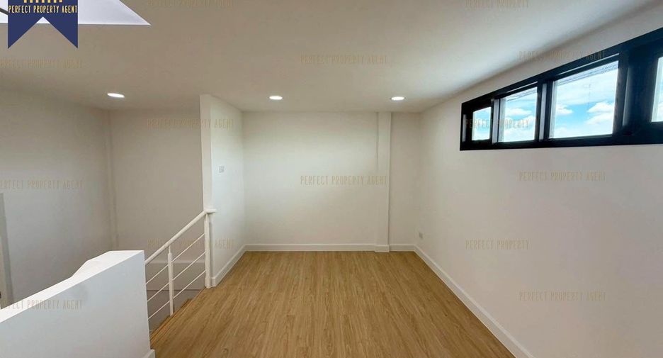 For sale 4 bedrooms townhouse in Pak Kret, Nonthaburi
