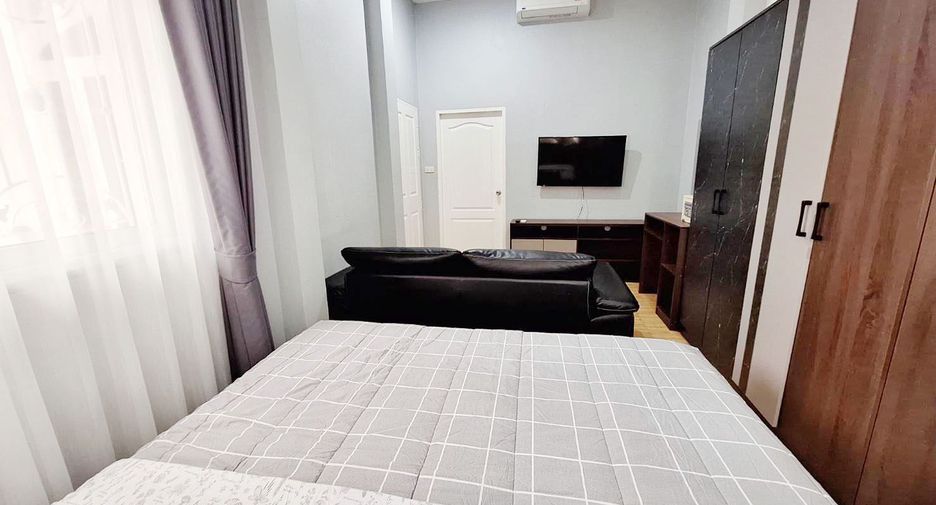 For rent 3 bedrooms villa in Bang Lamung, Chonburi
