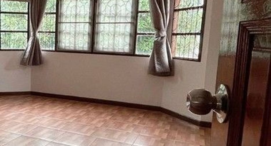 À louer 3 chambres maison à Bang Bua Thong, Nonthaburi