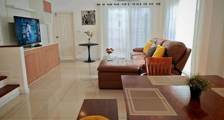 Casa en alquiler de 5 habitaciones en Phasi Charoen, Bangkok