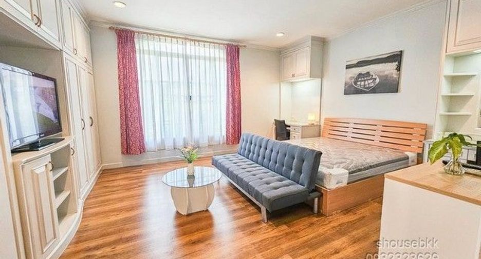 For rent 3 ベッドルーム house in Yan Nawa, Bangkok