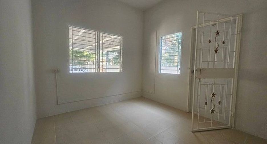 For sale 3 bedrooms house in Thanyaburi, Pathum Thani