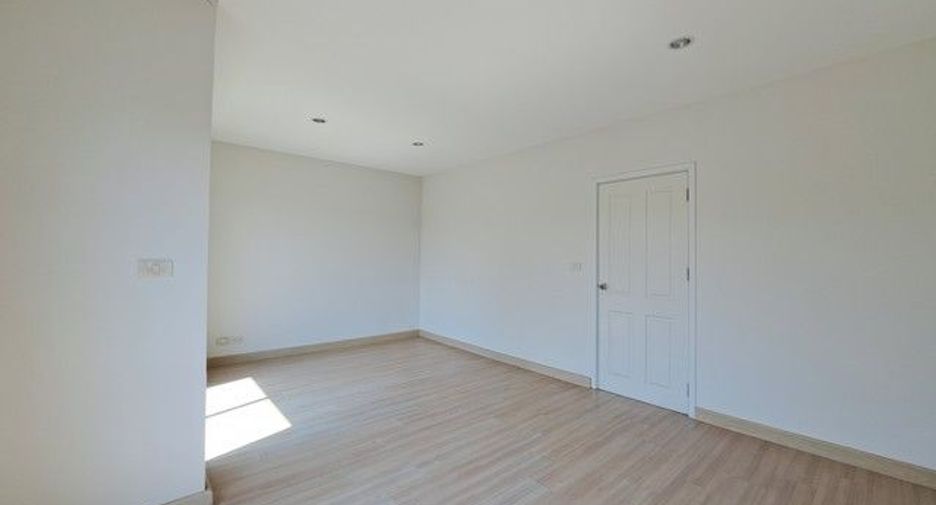 Casa en venta de 3 habitaciones en Thanyaburi, Pathum Thani