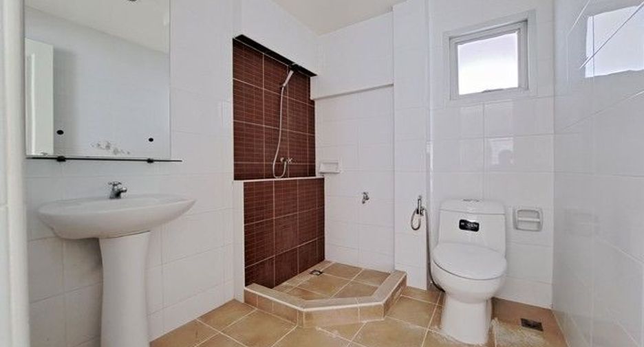 For sale 3 ベッドルーム house in Thanyaburi, Pathum Thani