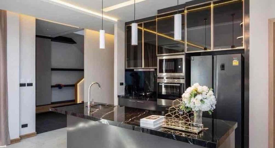 For rent 4 bedrooms villa in Bang Lamung, Chonburi
