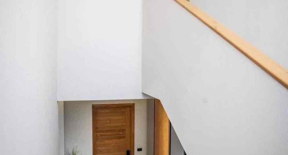 For rent 4 bedrooms villa in Bang Lamung, Chonburi