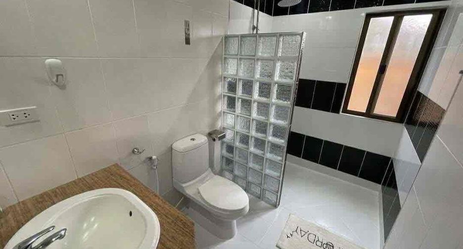 For rent 3 bedrooms villa in Bang Lamung, Chonburi