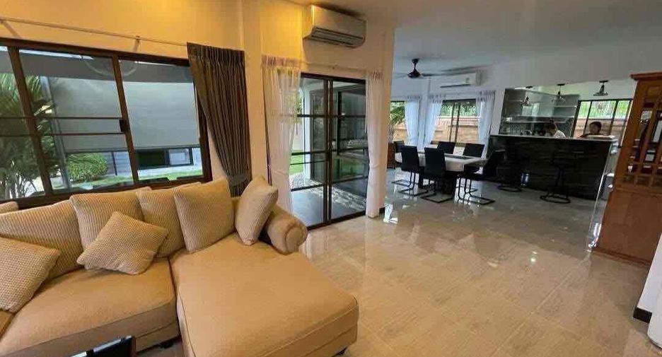 For rent 3 bedrooms villa in Bang Lamung, Chonburi