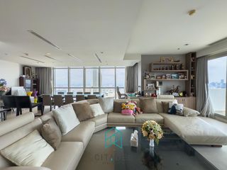 Condo en venta de 2 habitaciones en Sathon, Bangkok