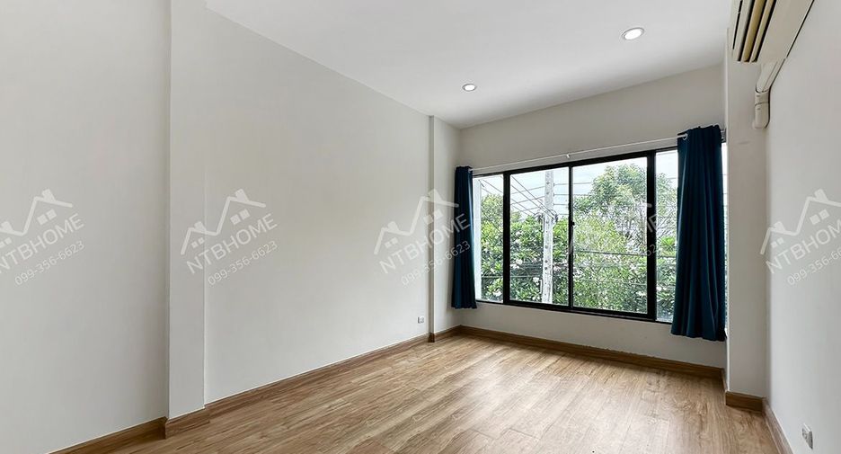 For sale 3 ベッドルーム townhouse in Bang Bua Thong, Nonthaburi