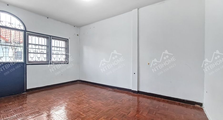 Reihenhaus zur Miete und zum Kauf mit 3 Zimmer in Mueang Nonthaburi, Nonthaburi