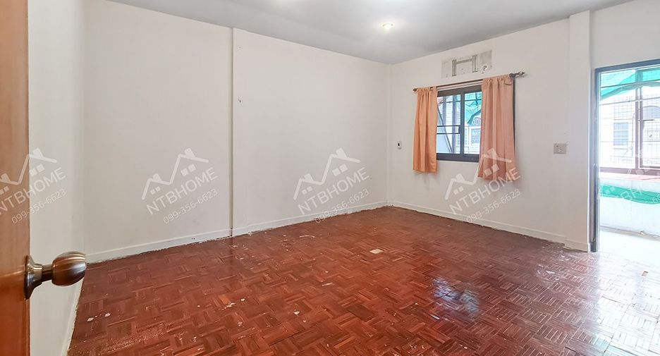 Reihenhaus zur Miete und zum Kauf mit 3 Zimmer in Mueang Nonthaburi, Nonthaburi