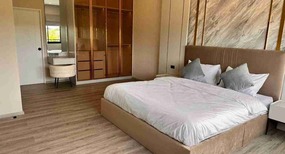 For sale 5 bedrooms villa in Huay Yai, Pattaya