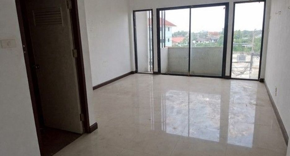 Gewerbefläche zum Kauf mit 3 Zimmer in Bang Bua Thong, Nonthaburi